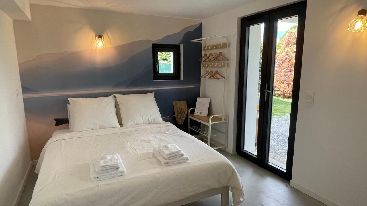Le Chalet De La Plage Sévrier Exteriör bild